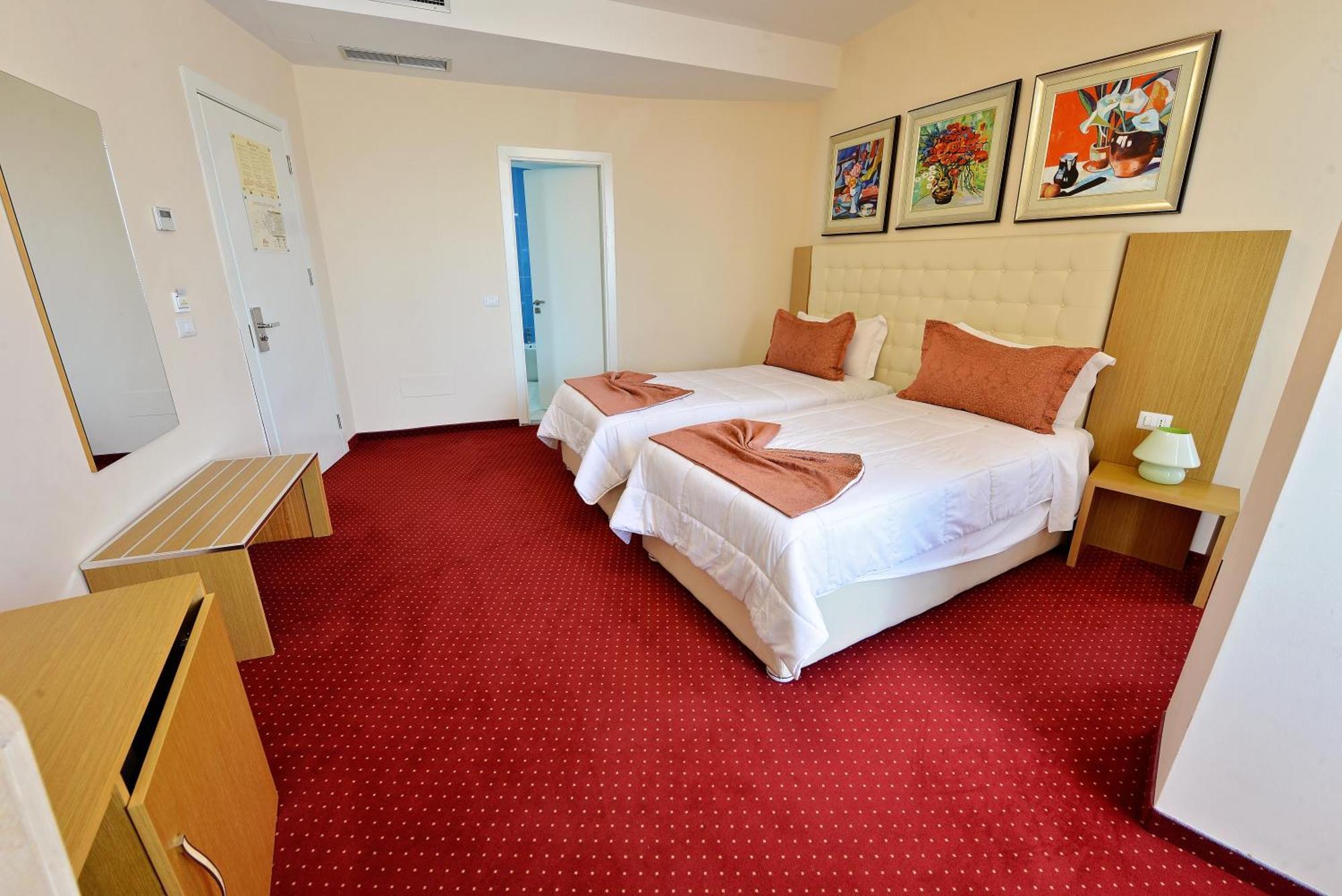 Jolly Hotel Lezhë Zimmer foto